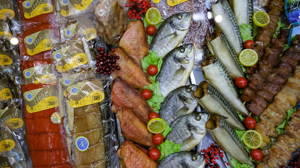 Стенд с рыбными деликатесами