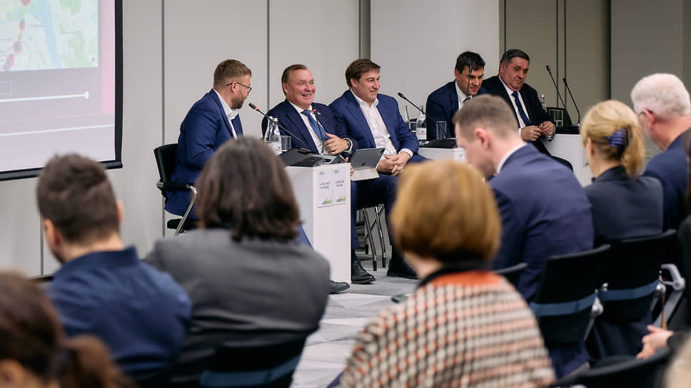 Сессия «Цифровой сервис управления пассажирскими перевозками и транспортными системами городов и беспилотный общественный транспорт в обеспечении транспортной доступности городских агломераций с городами-спутниками. Возможности и перспективы» на форуме «Города России»