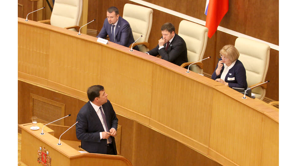 С 2004 по 2007 год Людмила Бабушкина являлась заместителем председателя Палаты представителей законодательного собрания Свердловской области, в 2007 году стала исполняющим обязанности председателя. В 2008 году ее избрали председателем Палаты представителей, которую она возглавляла до реорганизации законодательного собрания