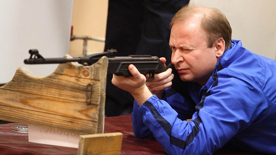 Вице-спикер свердловского заксобрания Виктор Шептий один из первых депутатов, сдавших нормы 