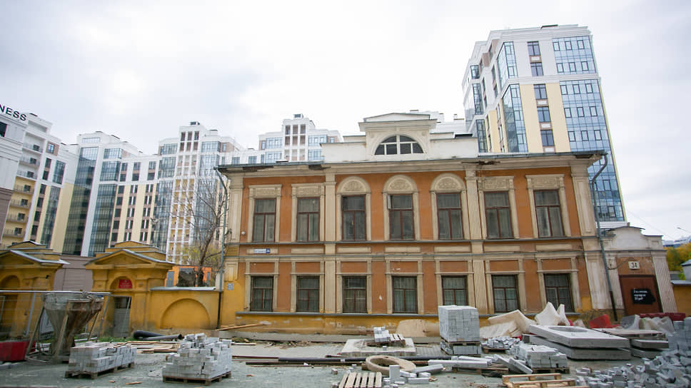Как в Екатеринбурге реставрируют старинные памятники архитектуры