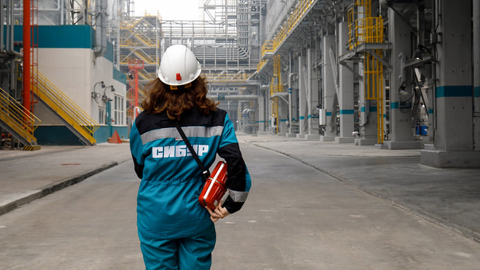 Для нефти не хватает рук