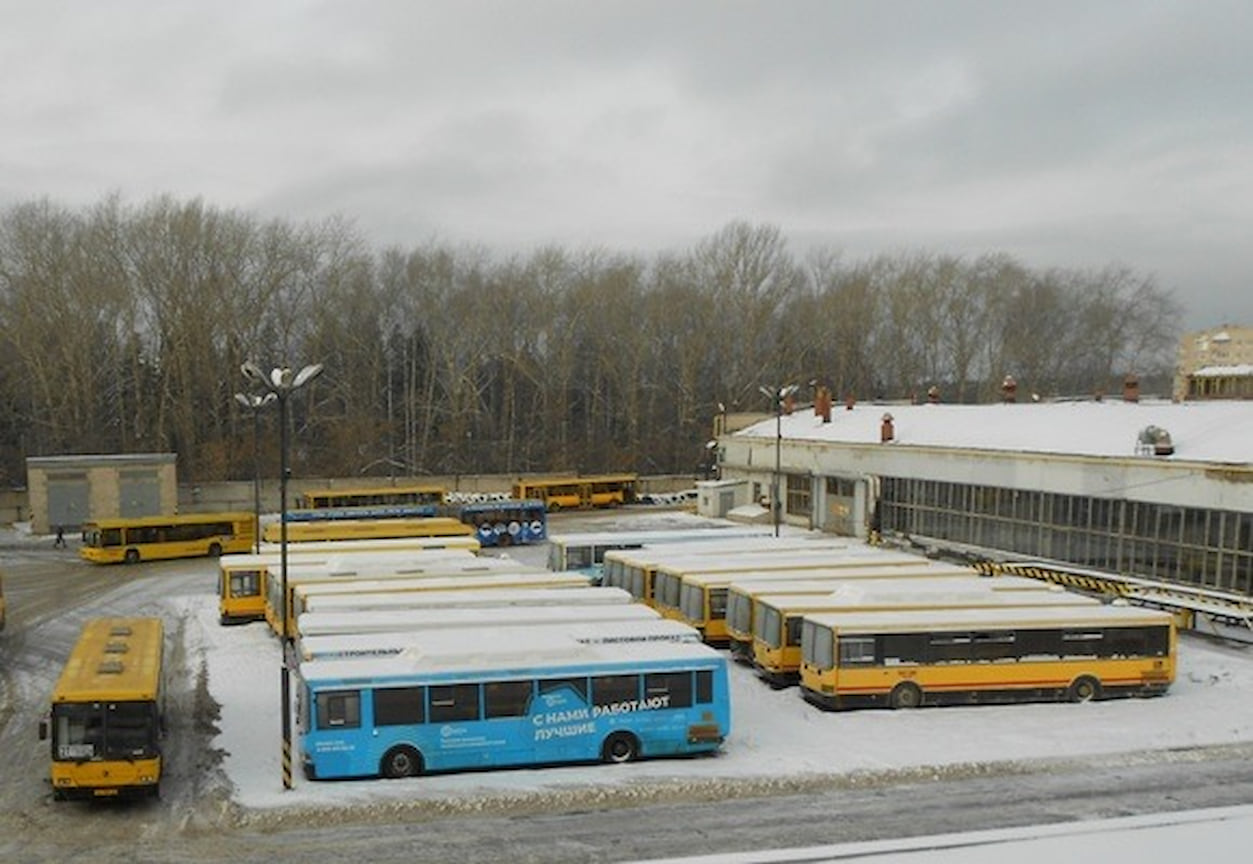 Автобус ижевск в реальном времени. ИПОПАТ Ижевск. Автобусный парк Ижевск. Автобусы ИПОПАТ. НЕФАЗ ИПОПАТ.