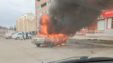 Автомобиль «ВАЗ-21099» загорелся на Воткинском шоссе в Ижевске