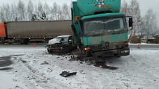 Два человека пострадали в ДТП с фурой около АЗС под Ижевском