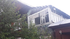 Двухэтажный дом пострадал в пожаре из-за удара молнии в Камбарке в Удмуртии