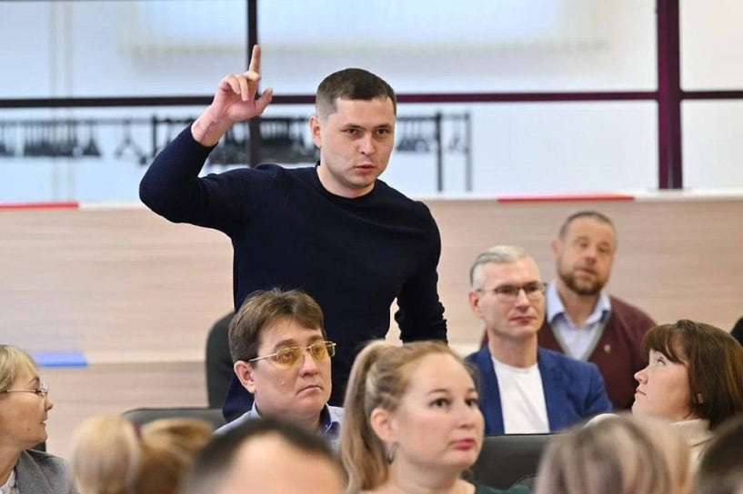 Владислав Сахаров