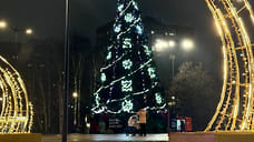 На Центральной площади Ижевска установили праздничное освещение