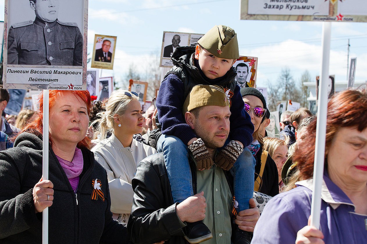 Жители Ижевска и гости столицы с портретами родственников, участвовавших в Великой Отечественной войне. 