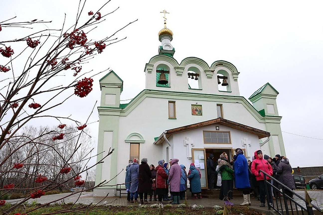Прощание с Натальей Пугачевой состоялось 27 октября в селе Бураново. Оно длилось около двух часов