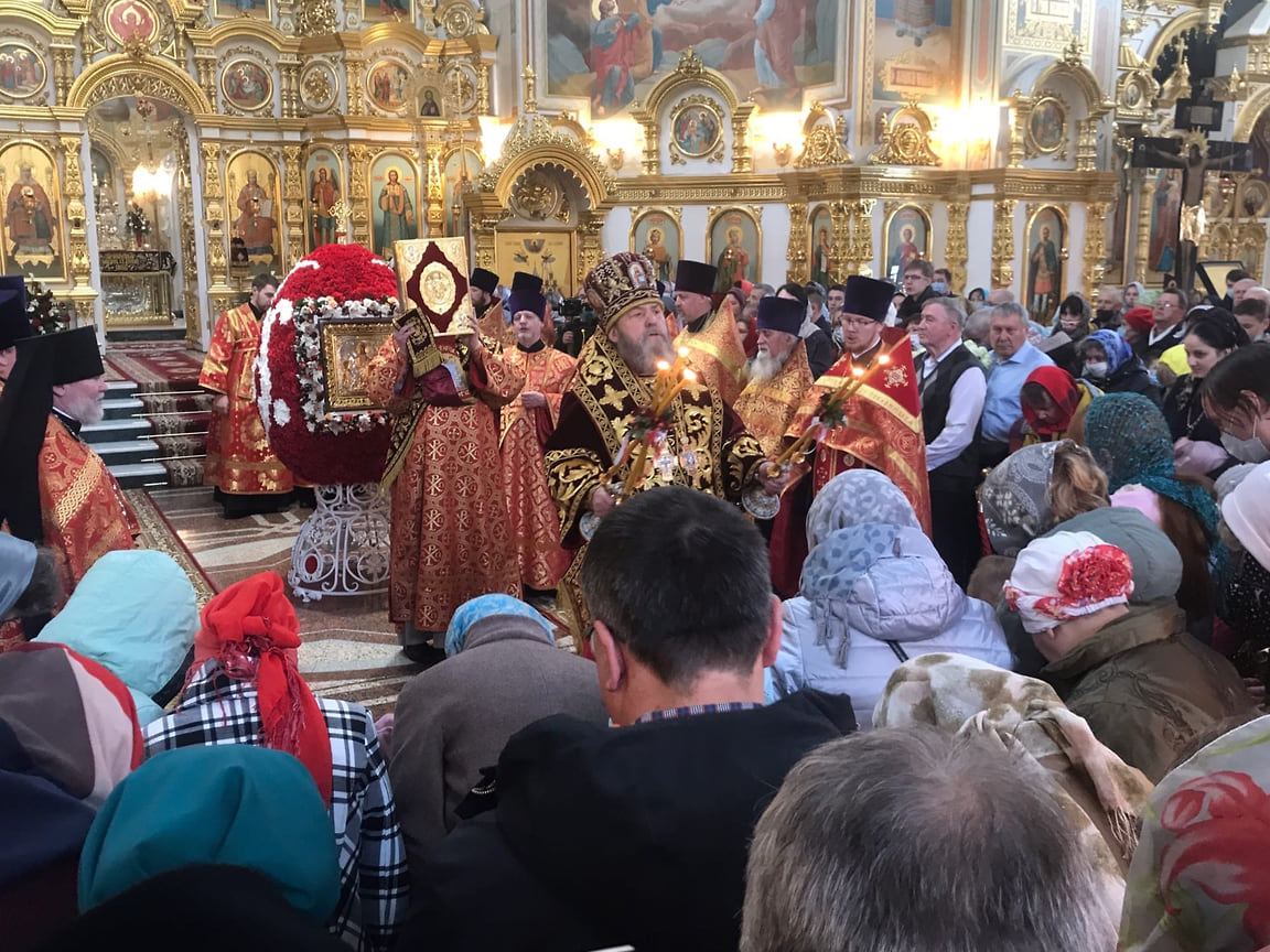 Богослужения возглавил митрополит Ижевский и Удмуртский Викторин.