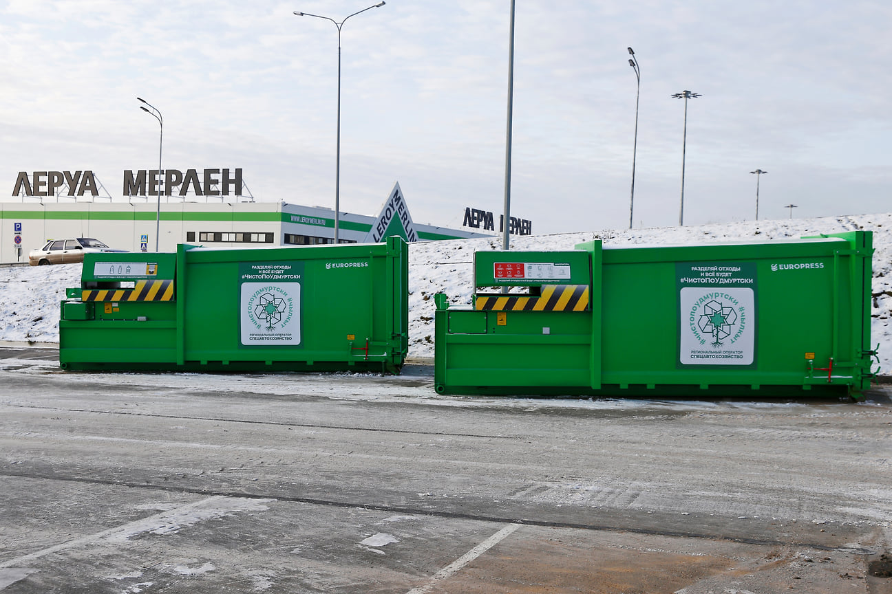Финские пресс-компакторы были установлены в ноябре 2019 года для приема ПЭТ-бутылок и макулатуры