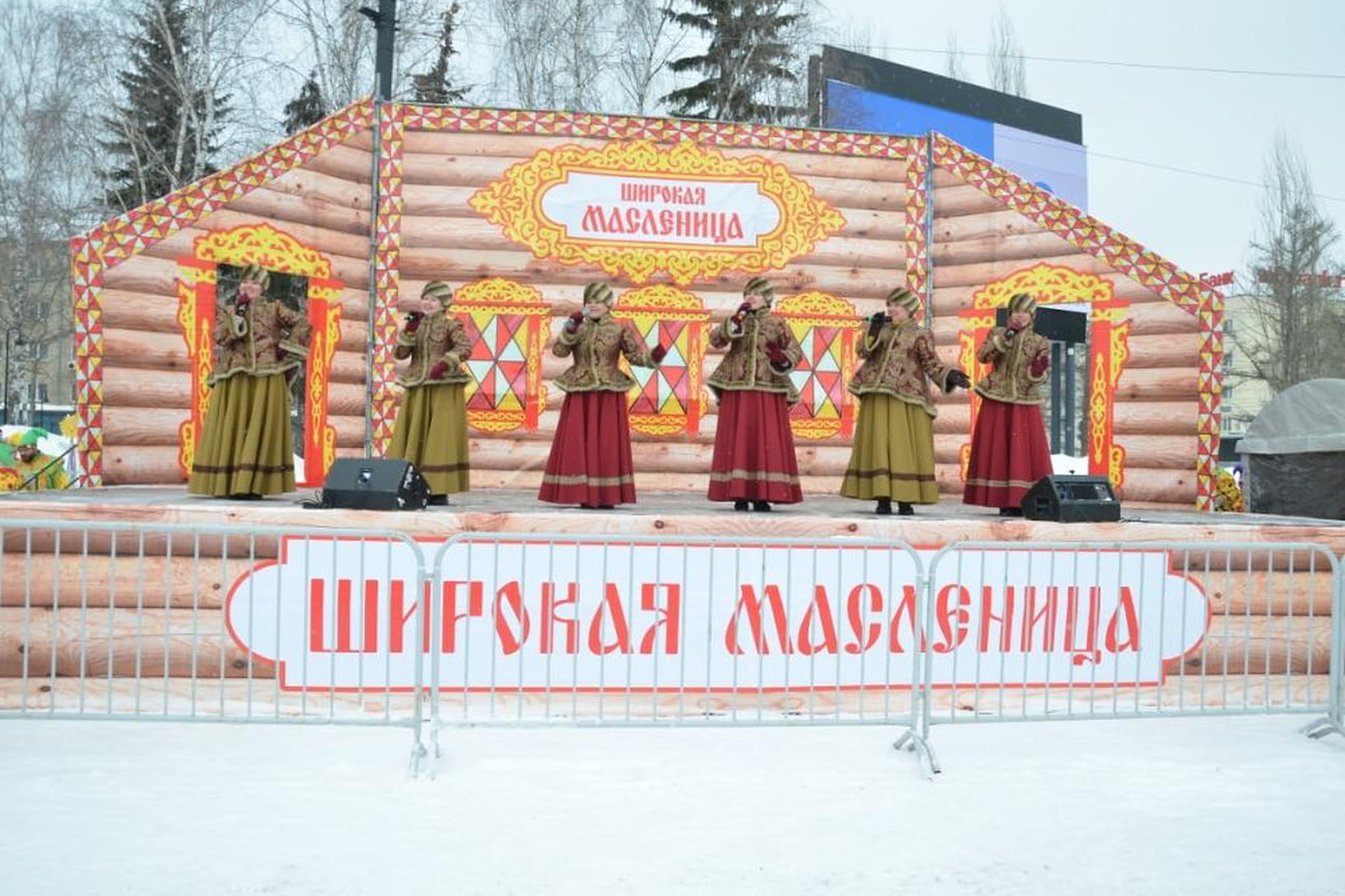 Завершение календарной зимы и начало весны в столице Удмуртии отметили на народных масленичных гуляниях
