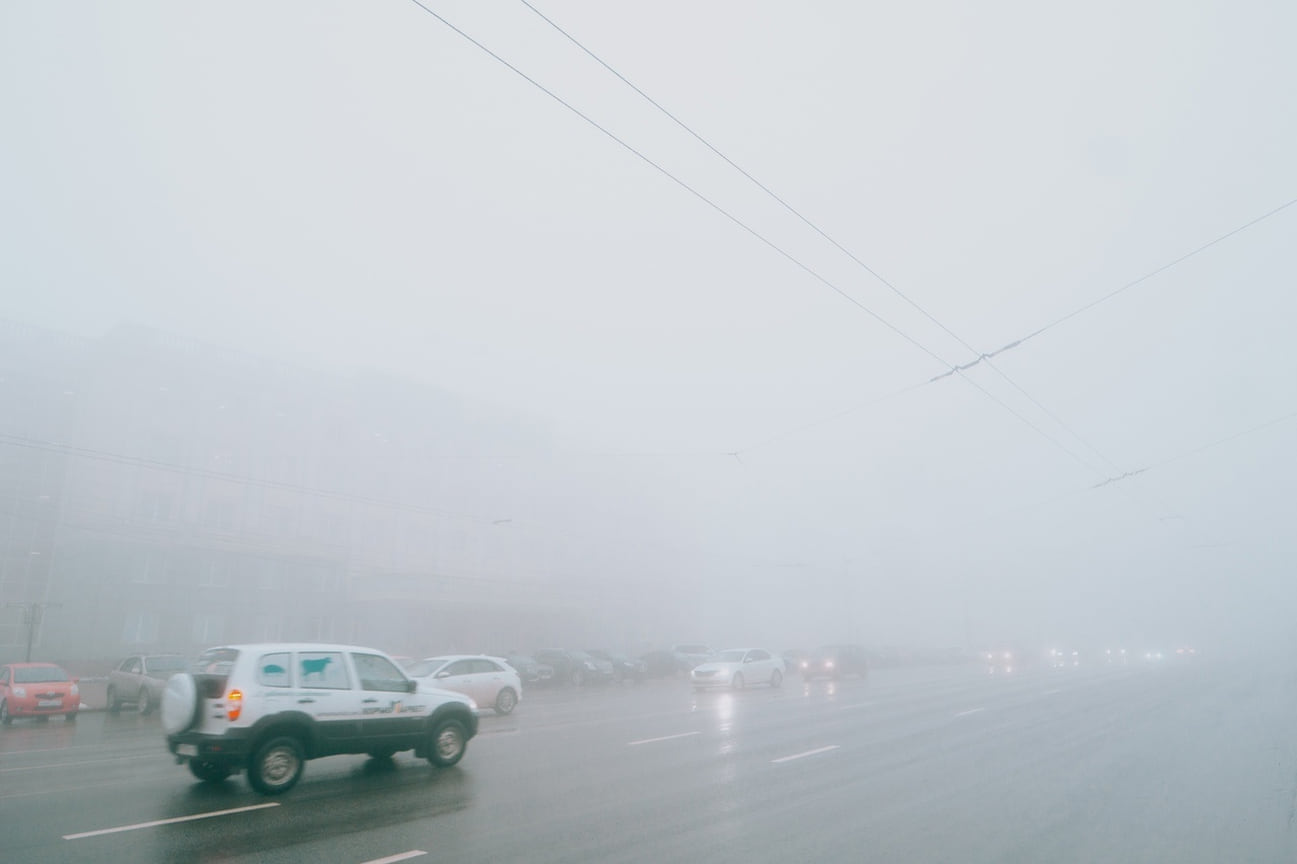 Туманные улицы Ижевска утром 2 ноября