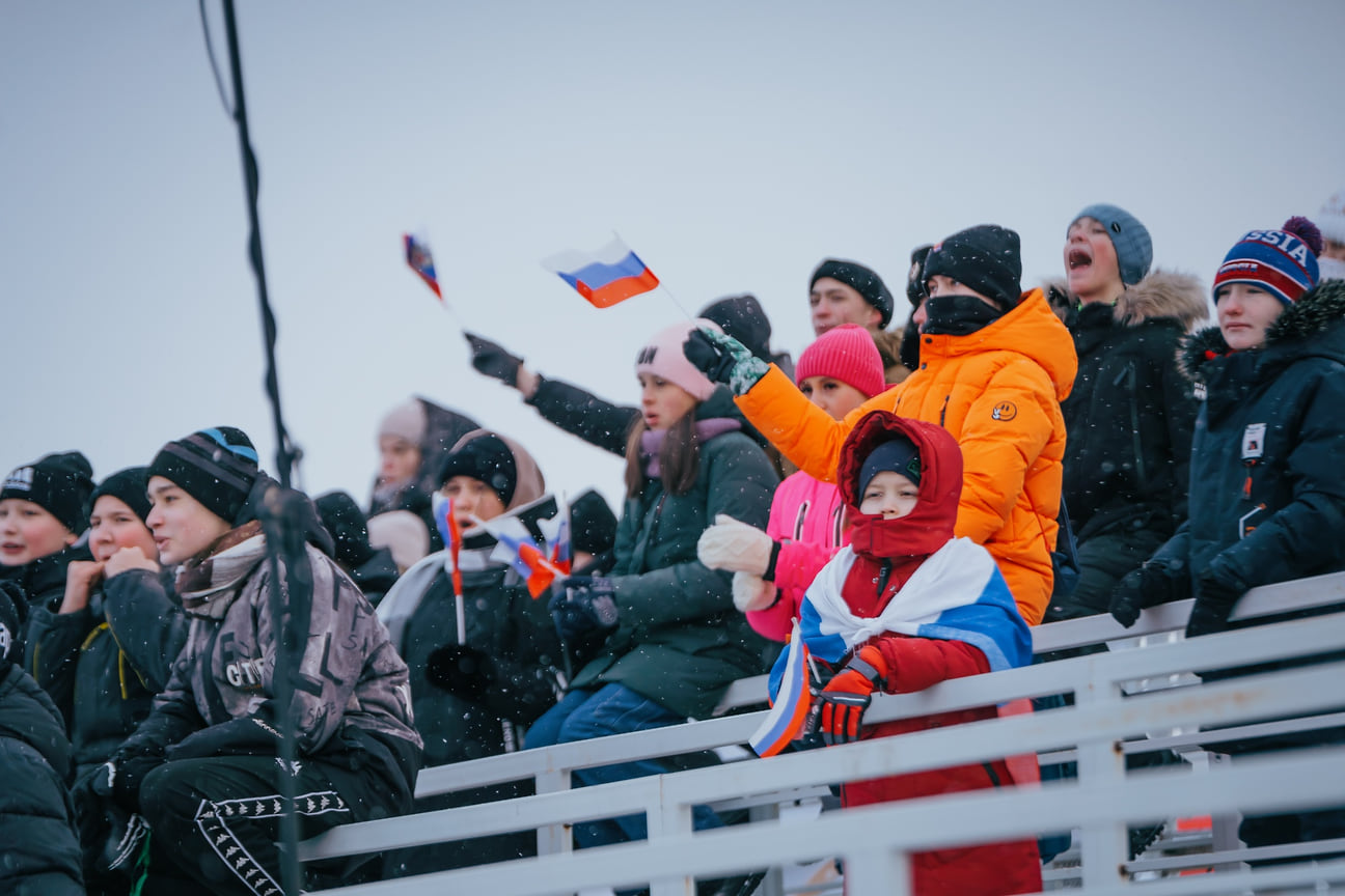 В этом сезоне зрители могут поболеть за спортсменов не только с трибуны. Специально для «Ижевской винтовки» открыта еще одна площадка вдоль трассы