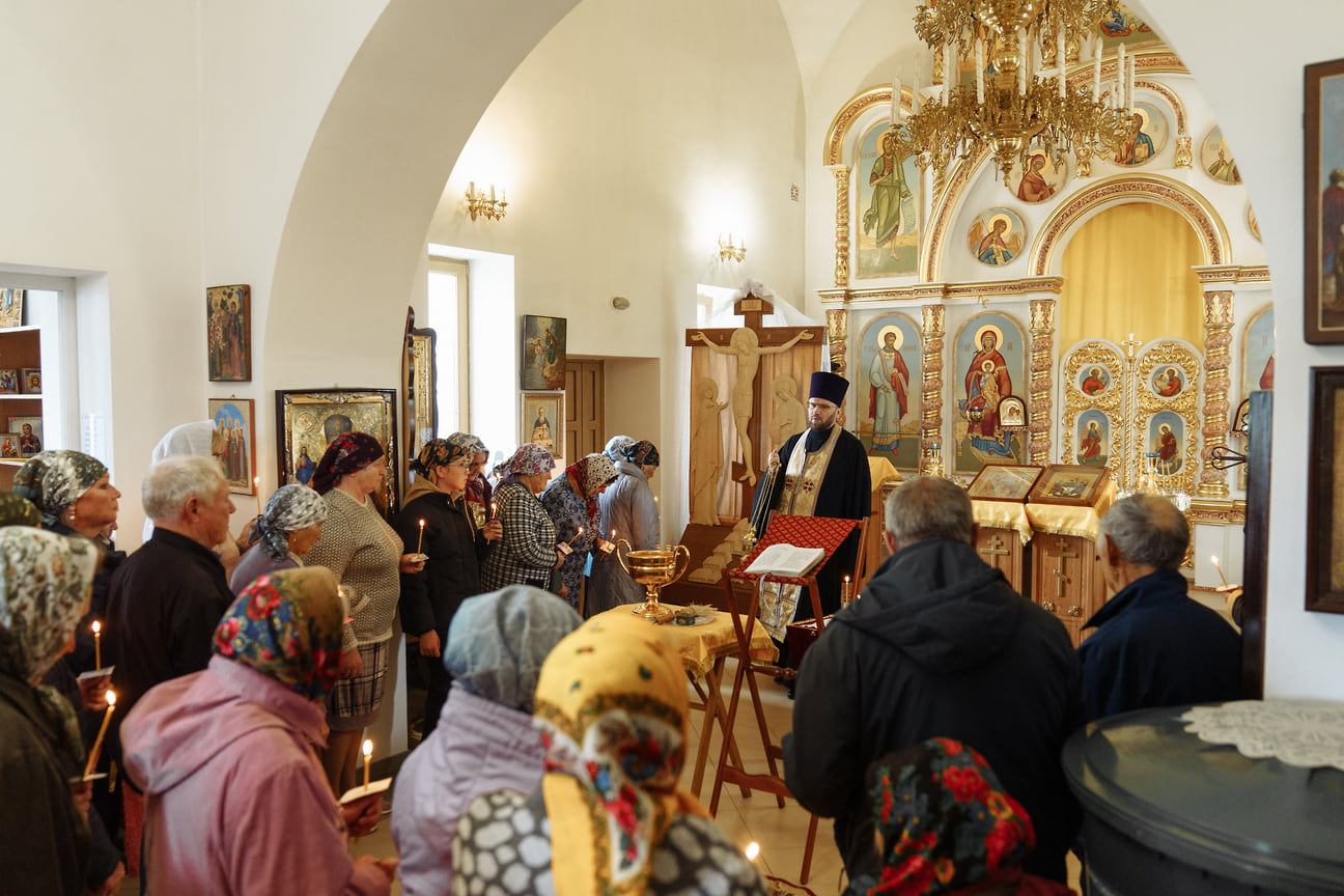 На похороны Екатерины Шкляевой собрались жители села, родные и близкие певицы