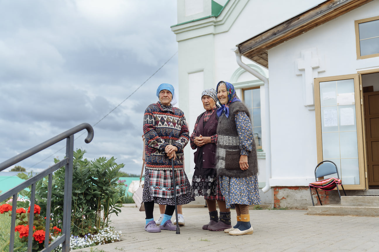 Участницы коллектива  &quot;Бабушки из Бураново&quot;