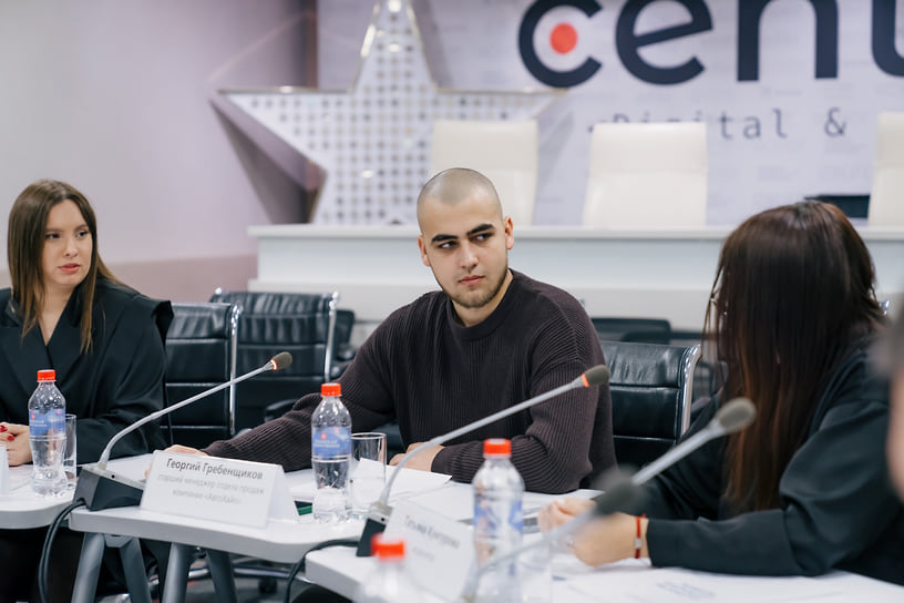 Старший менеджер отдела продаж «АвтоХайп» Георгий Гребенщиков