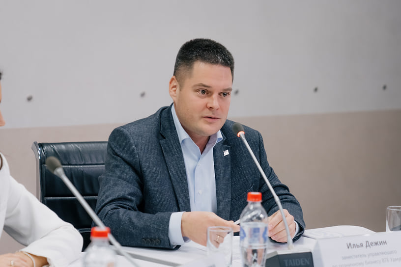 Заместитель управляющего по розничному бизнесу ВТБ в Удмуртии Илья Дежин