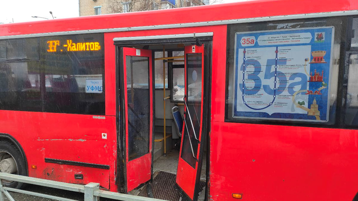 В Казани в ДТП с маршрутным автобусом погиб водитель легкового автомобиля –  Коммерсантъ Казань