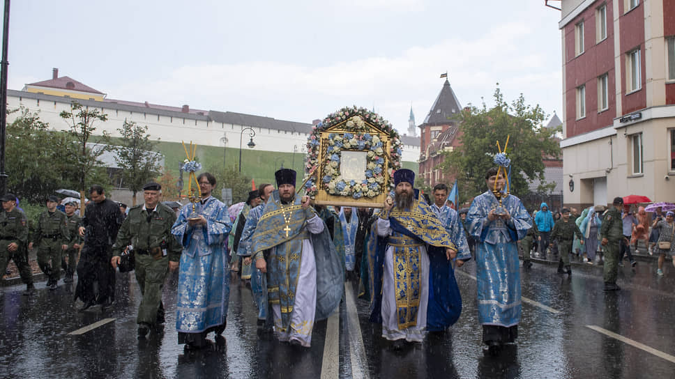 Крестный ход в честь праздника Казанской иконы Божией Матери