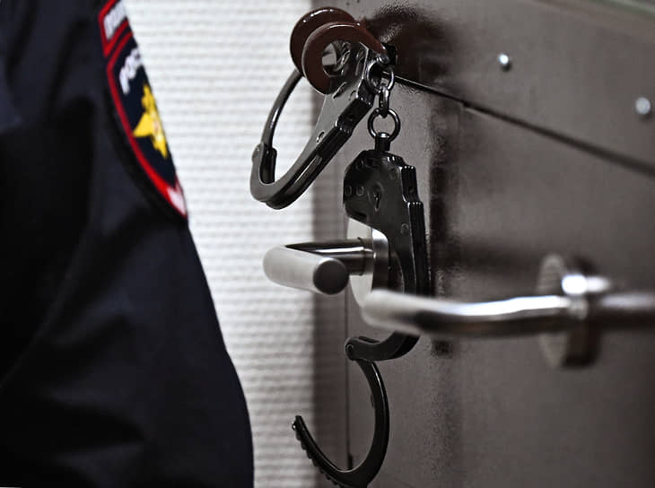 В Набережных Челнах задержан мужчина за нападение с ножом на соседа