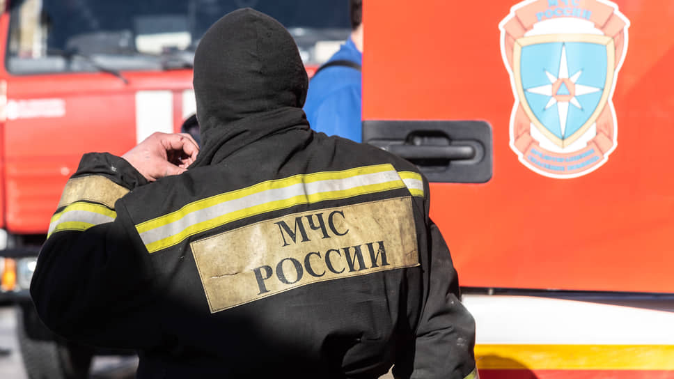 В Казани пожарные помогли 90-летней женщине выбраться из пятиметровой ямы