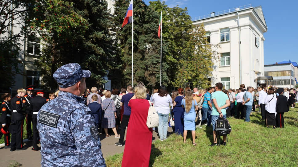 В Татарстане сотрудники Росгвардии обеспечили безопасность в День знаний