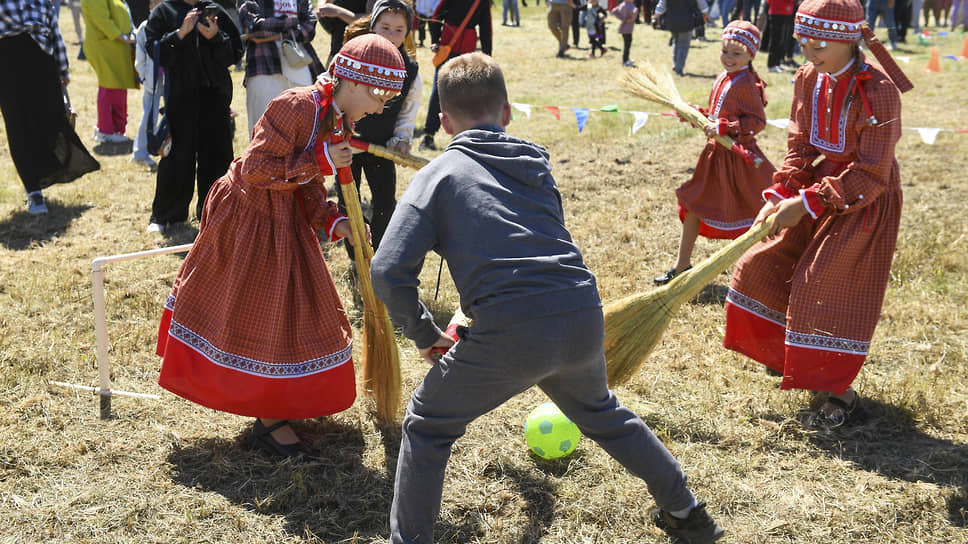 Республиканский праздник удмуртской культуры «Гырон быдтон». В деревне Енабердино.