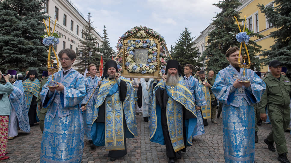 Крестный ход в честь праздника Казанской иконы Божией Матери