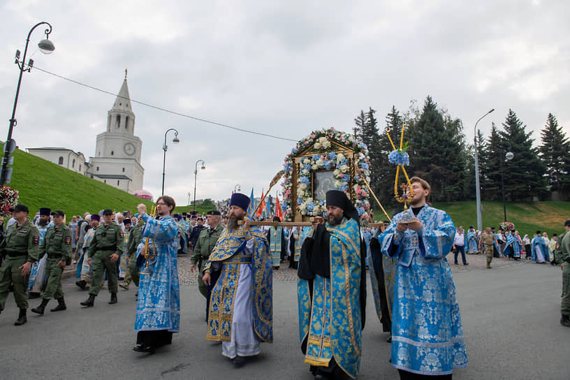 Крестный ход в честь праздника Казанской иконы Божией Матери