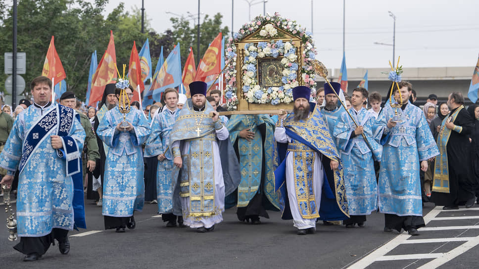 Крестный ход в честь праздника Казанской иконы Божией Матери