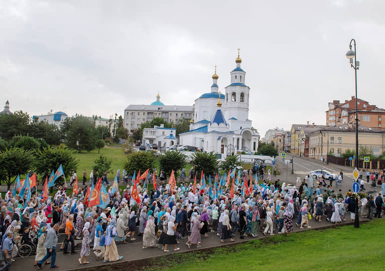 Крестный ход в честь праздника Казанской иконы Божией Матери