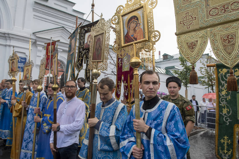 Крестный ход в честь праздника Казанской иконы Божией Матери