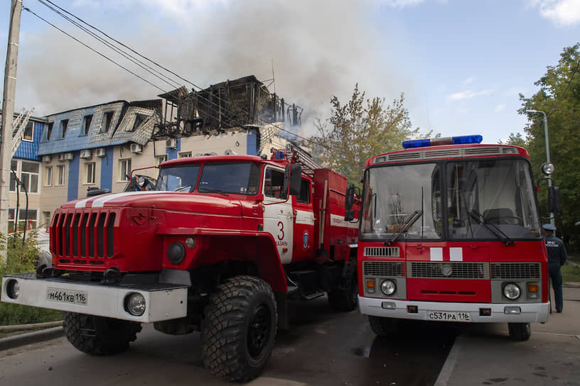 В Казани на улице Восстания произошел пожар площадью 750 кв. м.