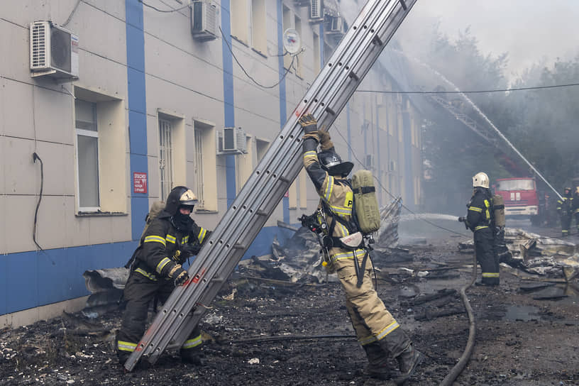 Пожар в здании делового центра. На улице Восстания 18б.