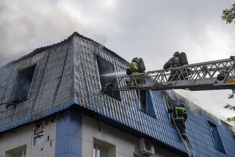 Пожар в здании делового центра. На улице Восстания 18б.