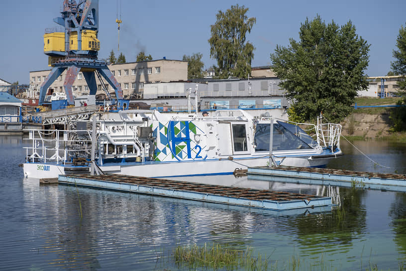 В Зеленодольске спустили на воду первое прогулочное судно на водородном топливе