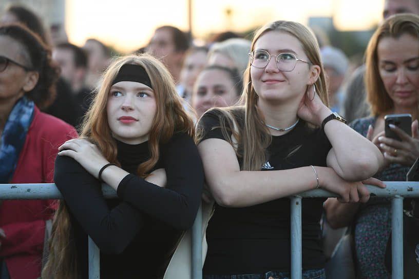 
У Центра семьи «Казан» прошел концерт в честь Дня города и Дня республики