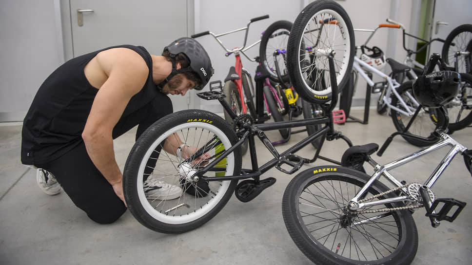 Кубок России по BMX фристайлу в олимпийской дисциплине «парк». В Экстрим-парке Урам.
