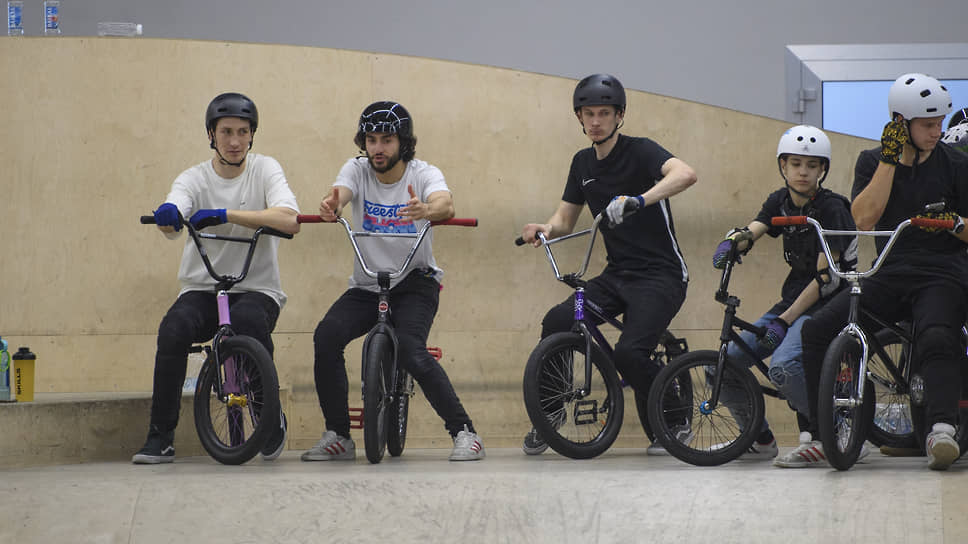 Кубок России по BMX фристайлу в олимпийской дисциплине «парк». В Экстрим-парке Урам.