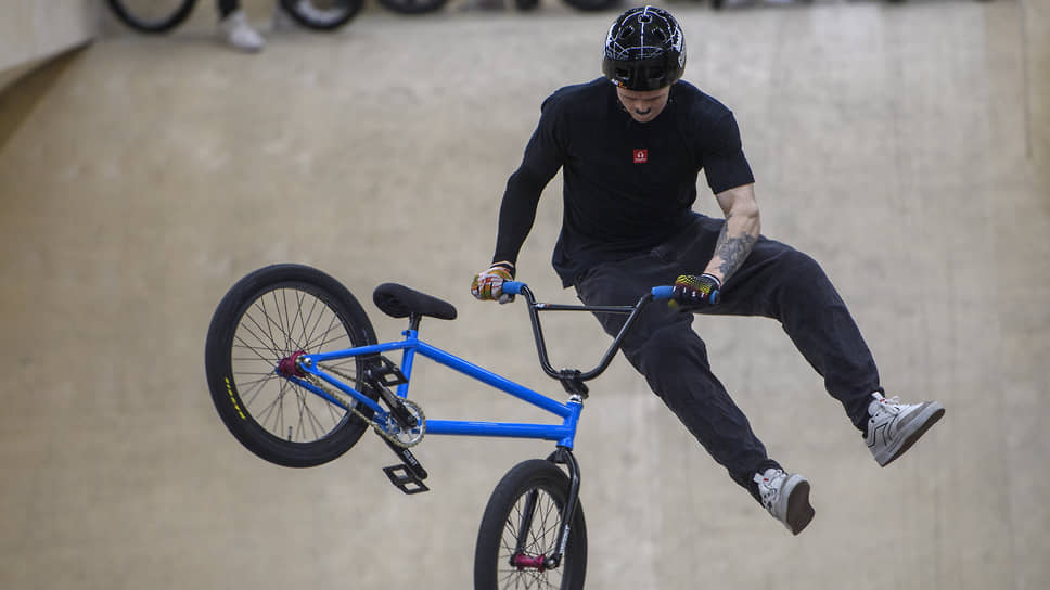 Кубок России по BMX фристайлу в олимпийской дисциплине «парк». В Экстрим-парке Урам.