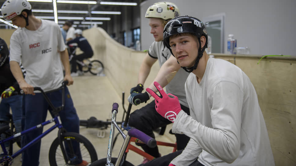 Кубок России по BMX фристайлу в олимпийской дисциплине «парк». В Экстрим-парке Урам.