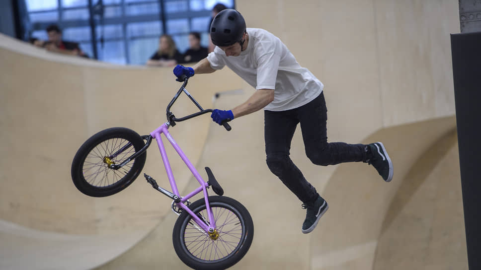 Кубок России по BMX фристайлу в олимпийской дисциплине «парк». В Экстрим-парке Урам.
