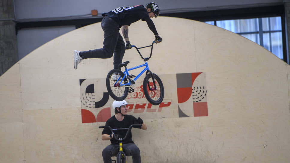Кубок России по BMX фристайлу в олимпийской дисциплине «парк». В Экстрим-парке Урам.