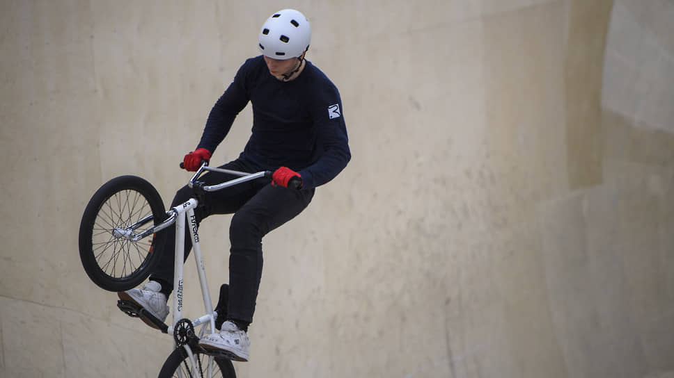 Кубок России по BMX фристайлу в олимпийской дисциплине «парк». В Экстрим-парке Урам.