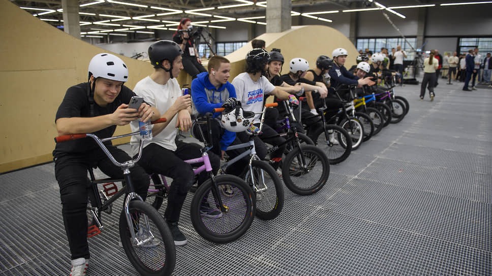 Кубок России по BMX фристайлу в олимпийской дисциплине «парк». В Экстрим-парке Урам.