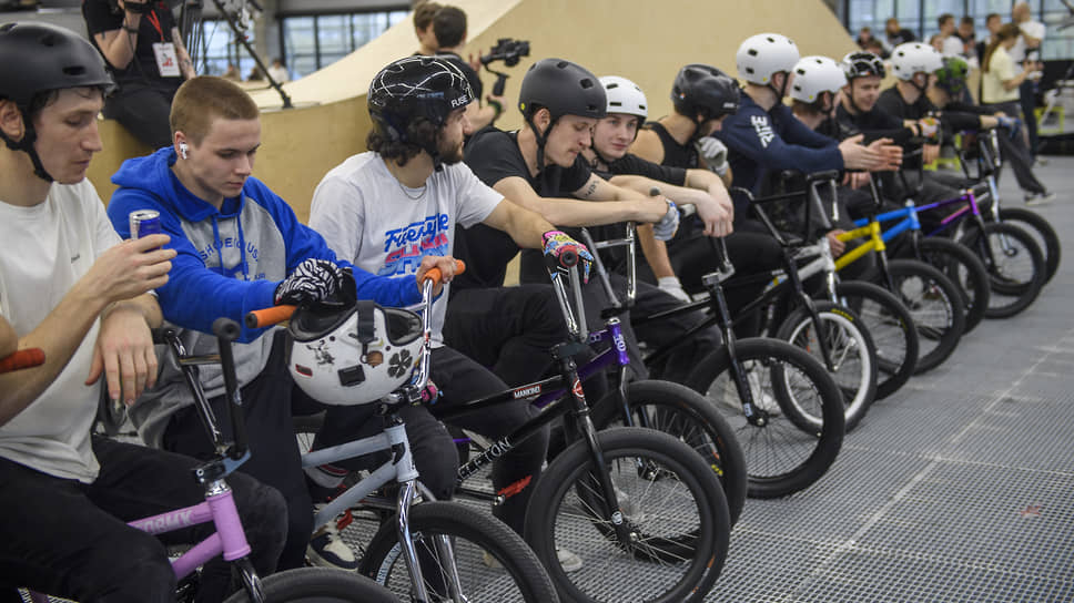 Кубок России по BMX фристайлу в олимпийской дисциплине «парк». В Экстрим-парке Урам.