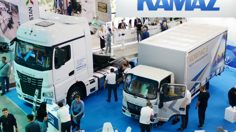 Стенд компании «КамАЗ» на выставке «Иннопром-2023» в Екатеринбурге в 2023 году