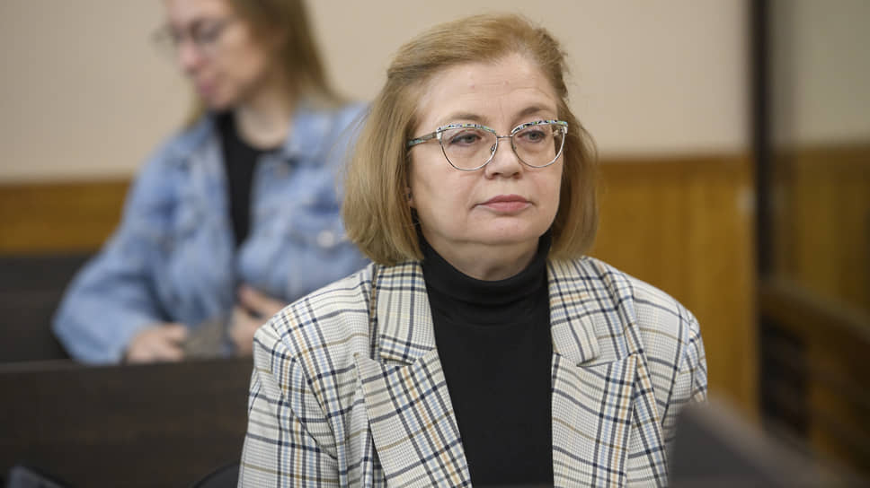 Судебное процесс по делу о мошенничестве экс-главе ЗАГС Татарстана Гульшат Нигматуллиной и ее экс-заместителю Ренату Ахметзянову.